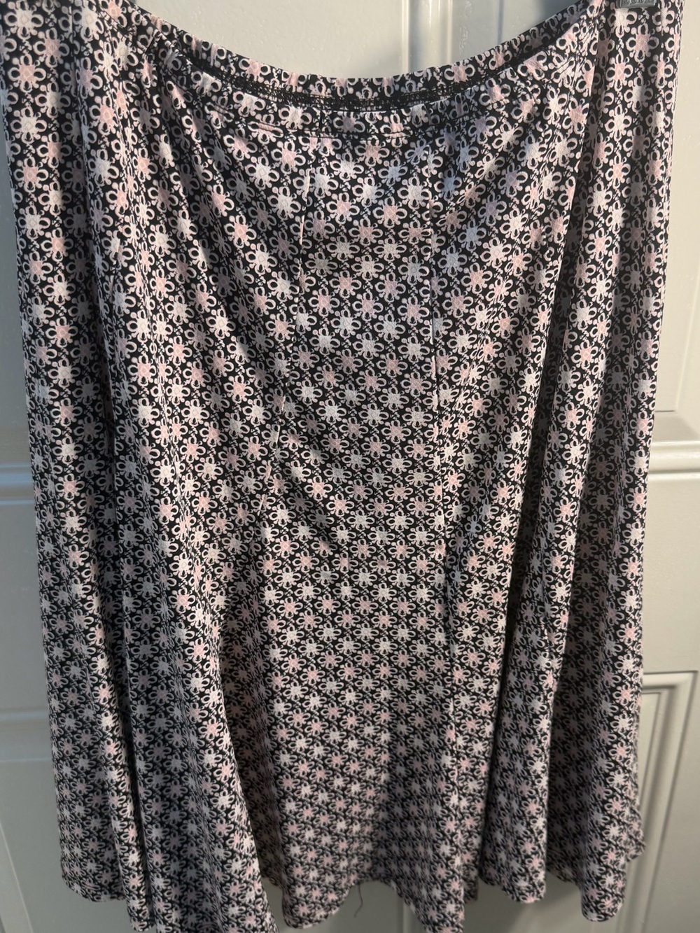 Axcess a Liz Claiborne co - Black and Light Pink Asymmetrical Skirt